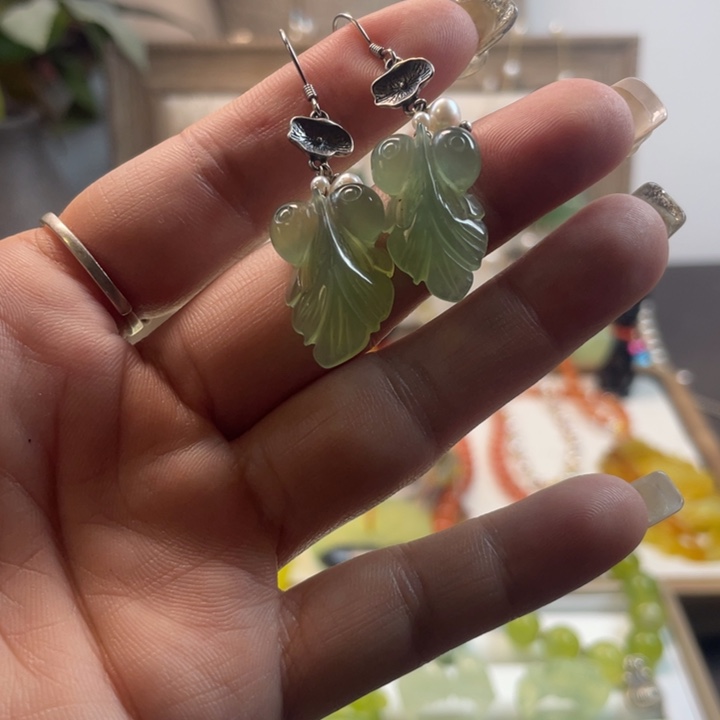 蛇纹石玉耳饰未镶嵌