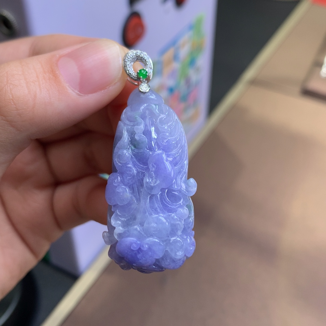 翡翠18K金镶嵌颈饰翡翠