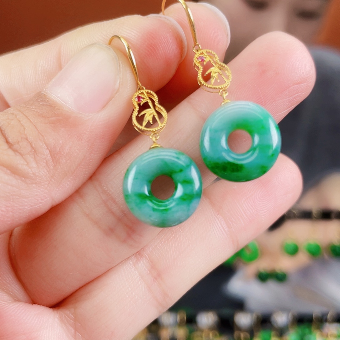 翡翠18K金镶嵌耳饰