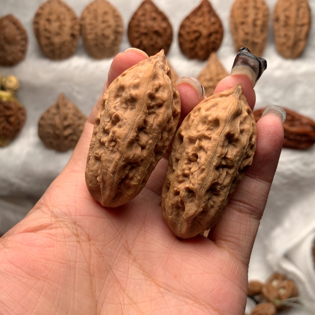 文玩核桃吊坠小武核桃16