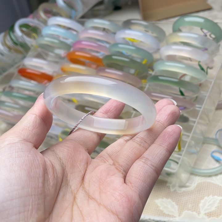 玛瑙/玉髓未镶嵌手镯55圈口