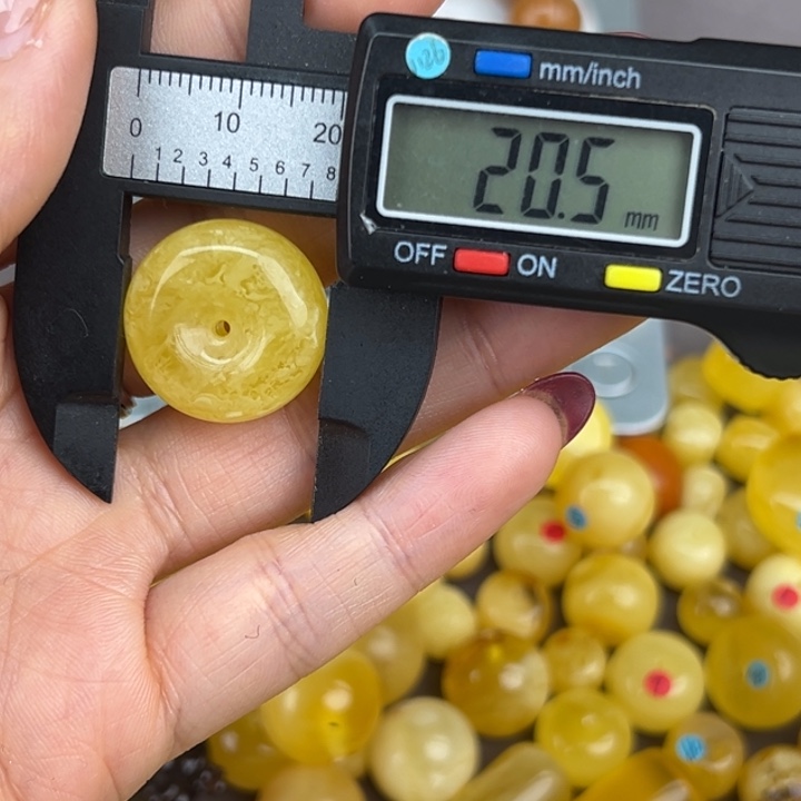 琥珀裸石未镶嵌微瑕85