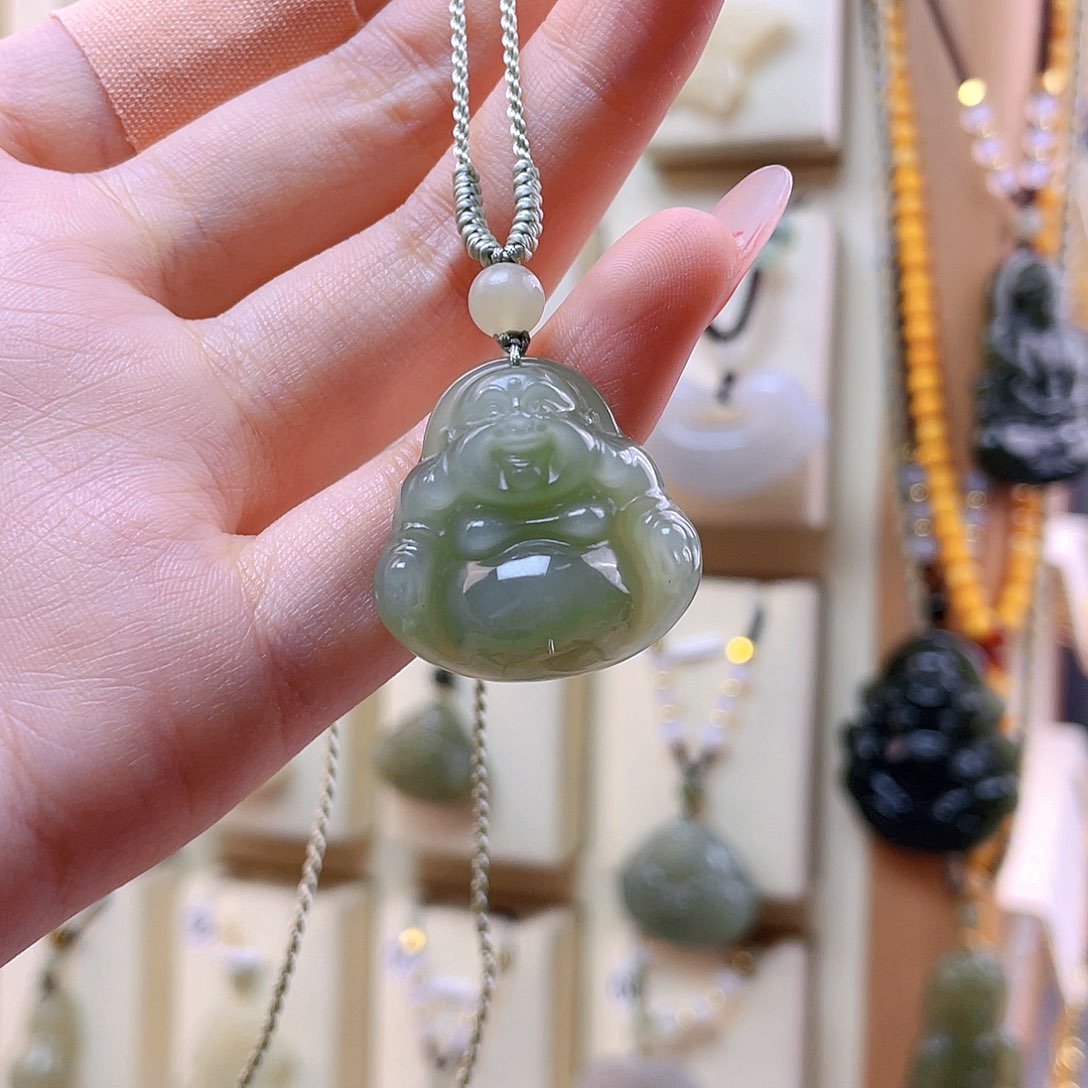 和田玉吊坠(赠链)未镶嵌果**r