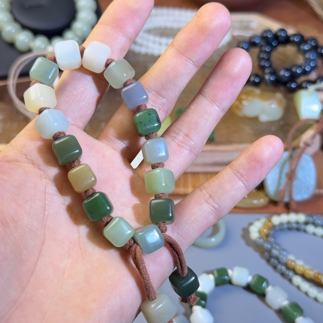 长***.和田玉（糖玉）未镶嵌手链