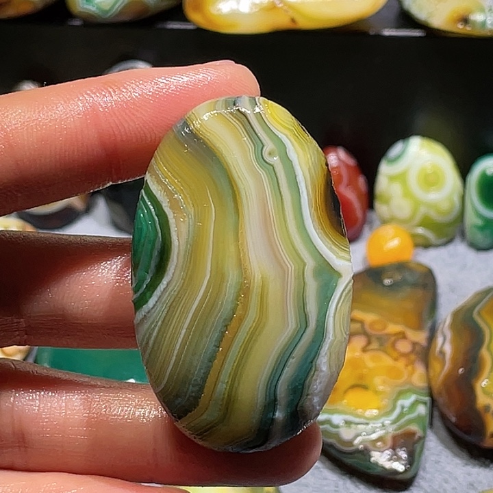 玛瑙/玉髓未镶嵌珠宝奇石琴**舞