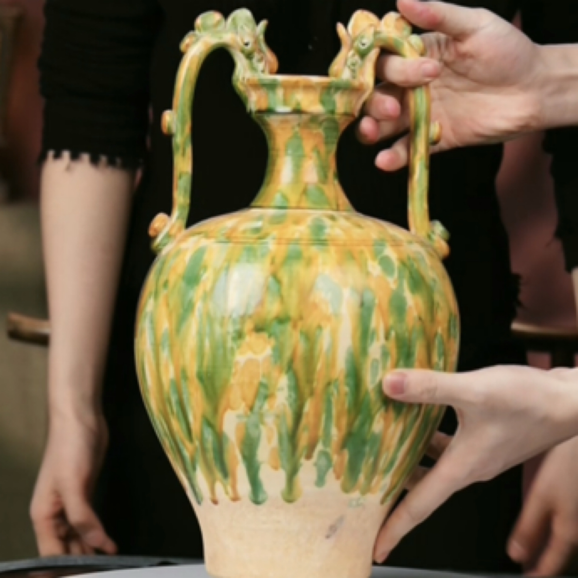 M珙县窑三彩双龙樽