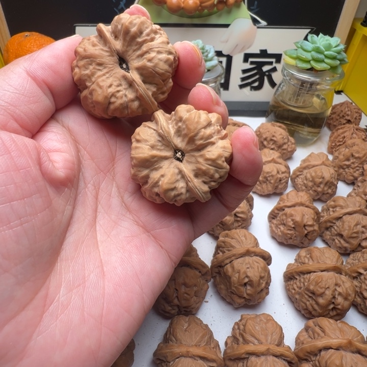 孑***然文玩核桃吊坠精品蛤蟆精品链接