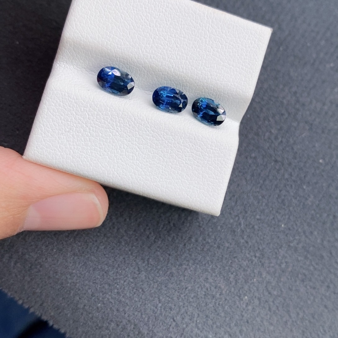 蓝宝石裸石未镶嵌听*