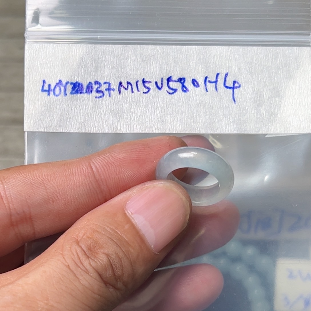 定制翡翠未镶嵌b****z戒