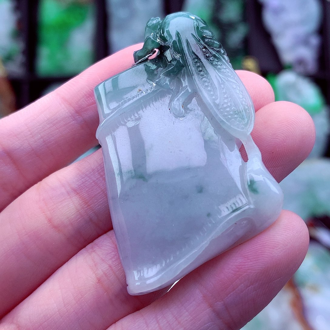 翡翠未镶嵌颈饰挂件