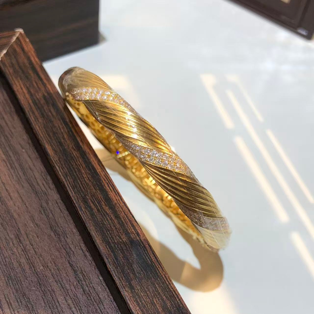 黄金999足金古法拉丝扭绳麻花点钻手镯轻奢高级