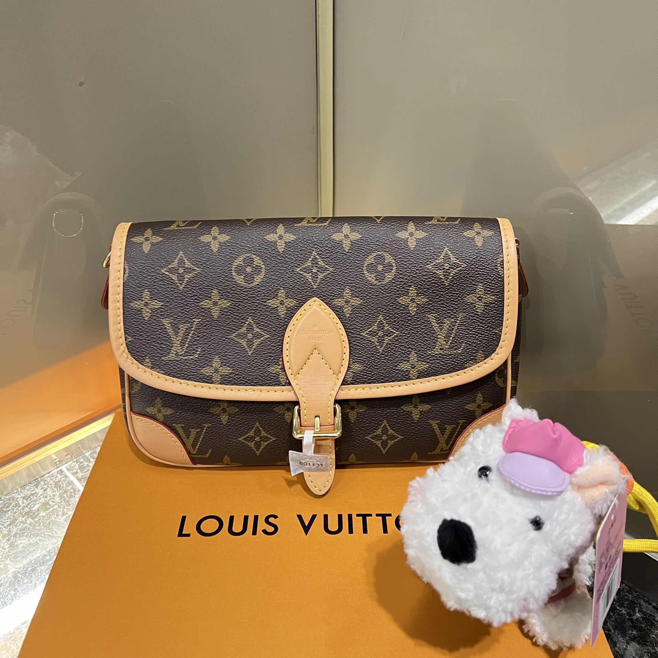 99新 LouisVuitton/路易威登 芯片款黑色肩袋法棍斜挎包/6682