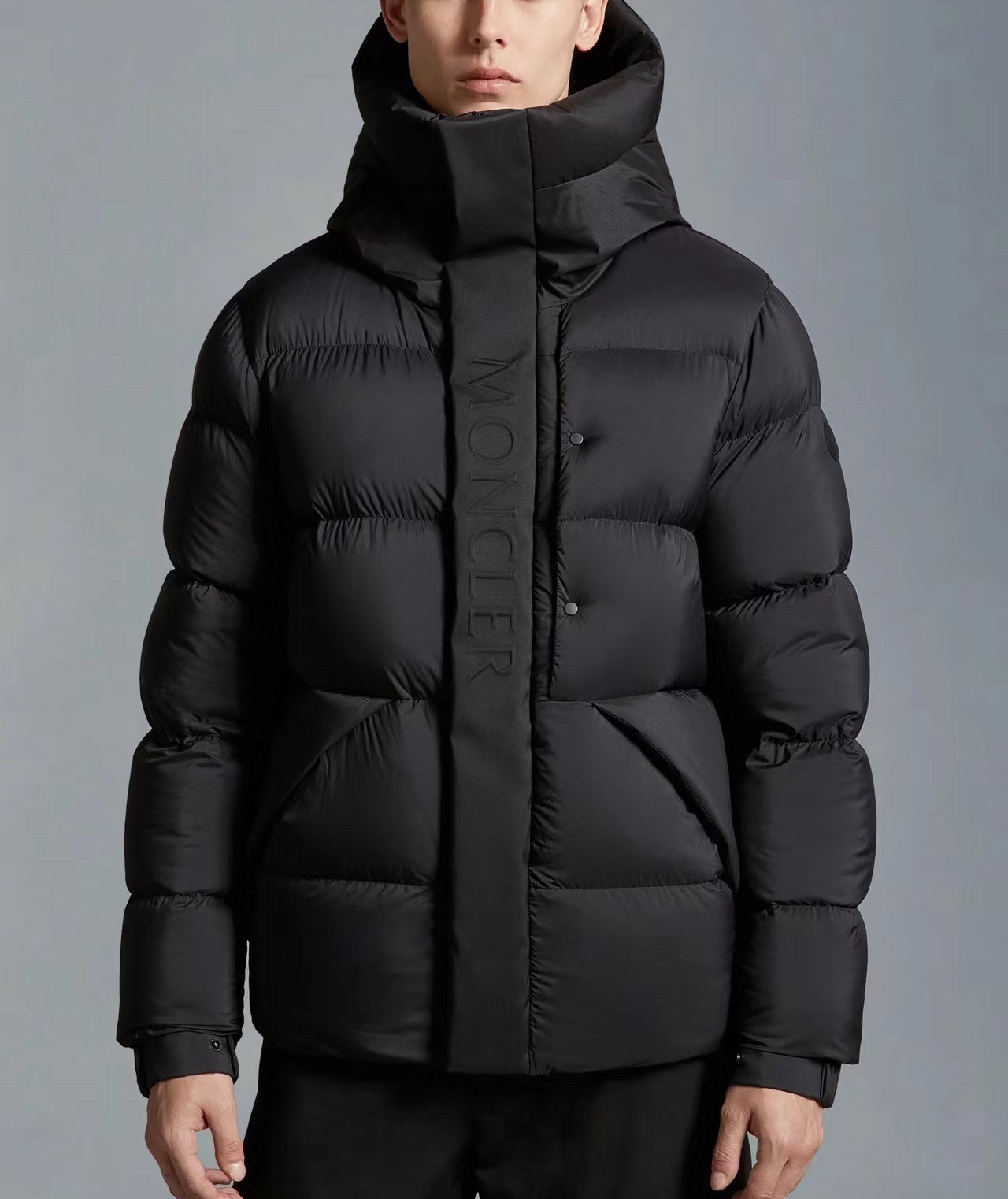全新未使用 Moncler蒙口 黑武士 24新款 Medeira黑色羽绒服