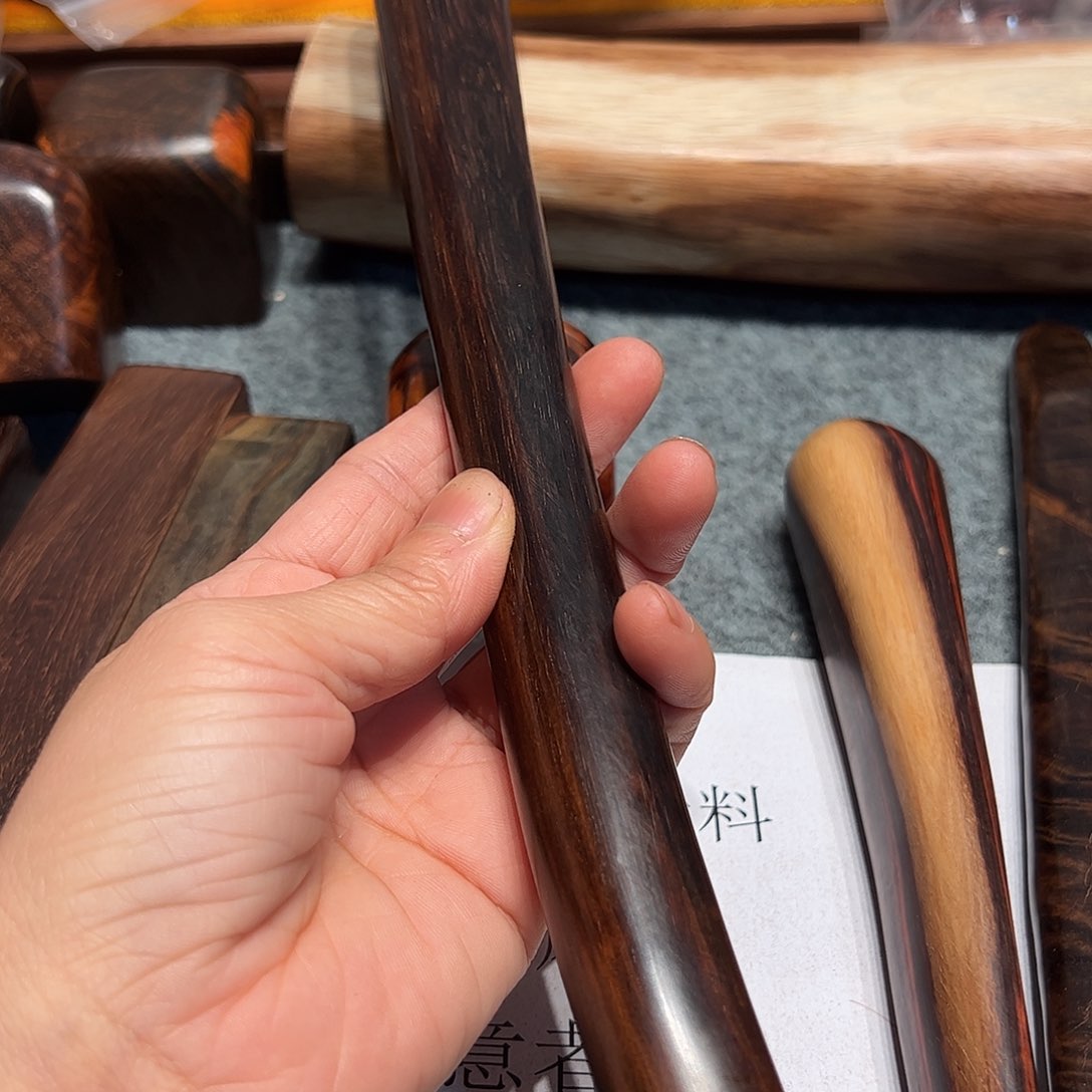 交趾黄檀（大红酸枝）清*