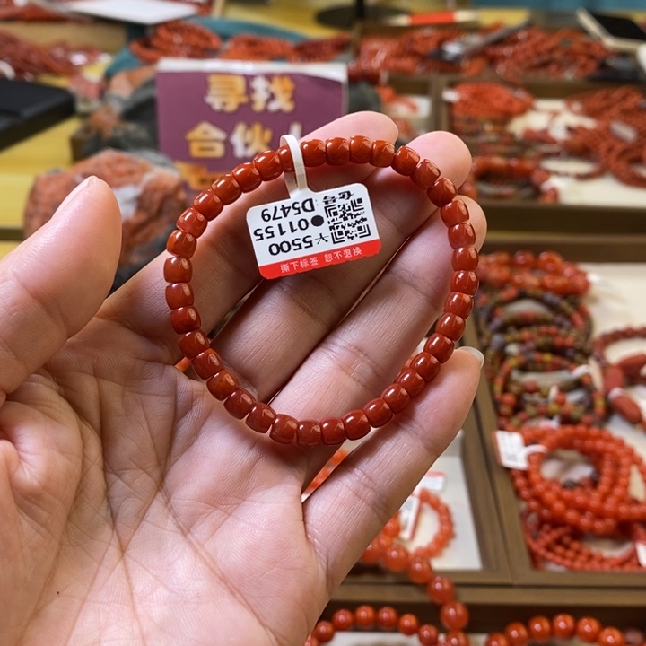 未镶嵌卡5m+南红玛瑙