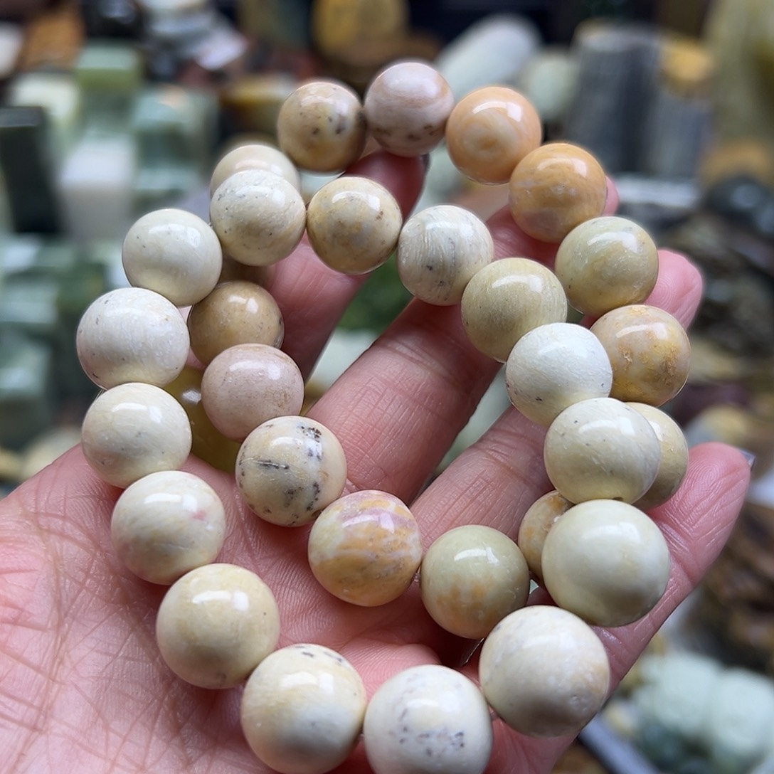 岫玉未镶嵌颈饰辽阳料手串两条一起有瑕