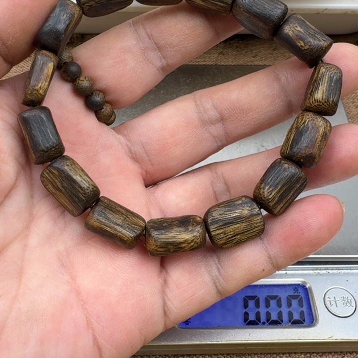山***哥手串沉香乌身手串11克加