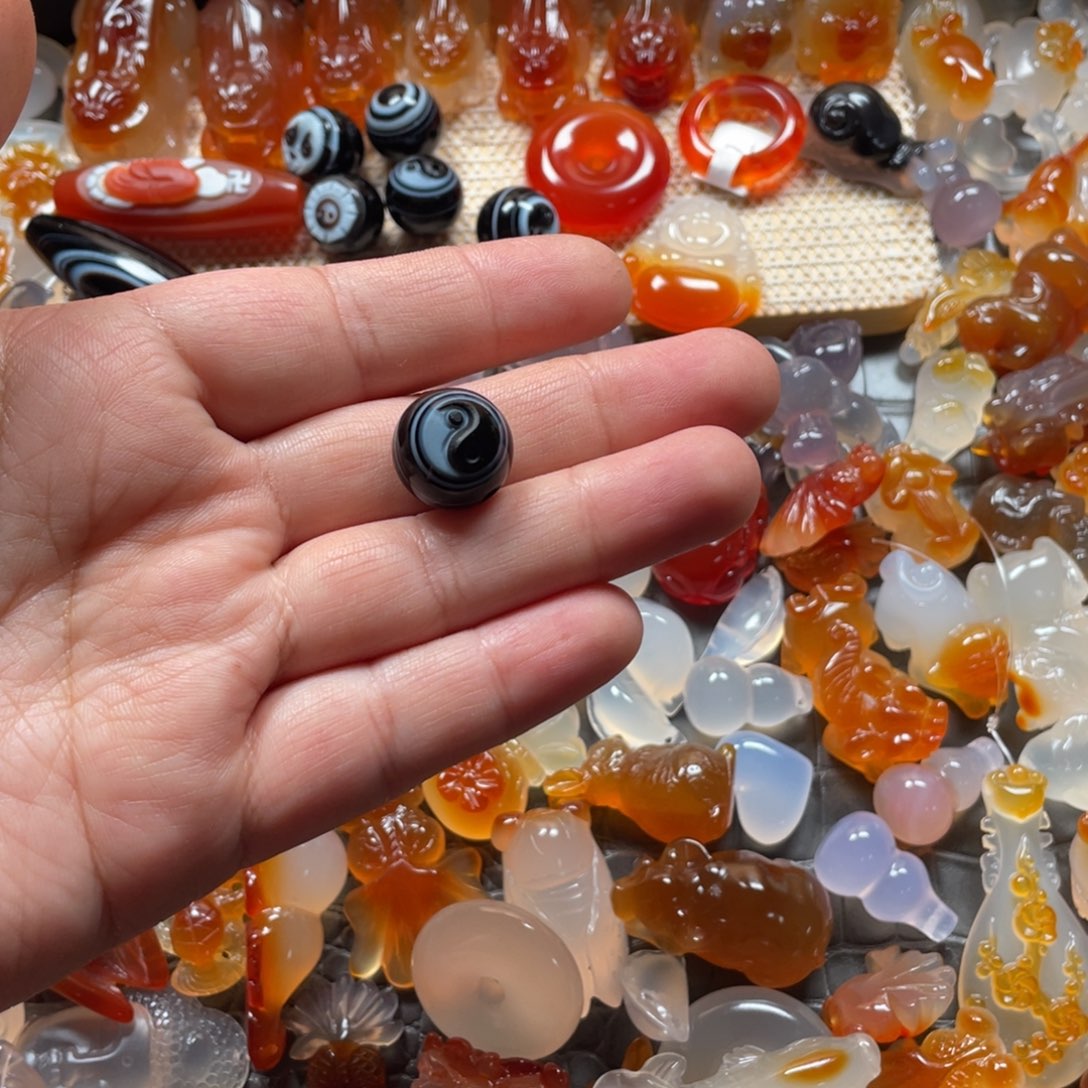 玛瑙/玉髓颈饰未镶嵌金*