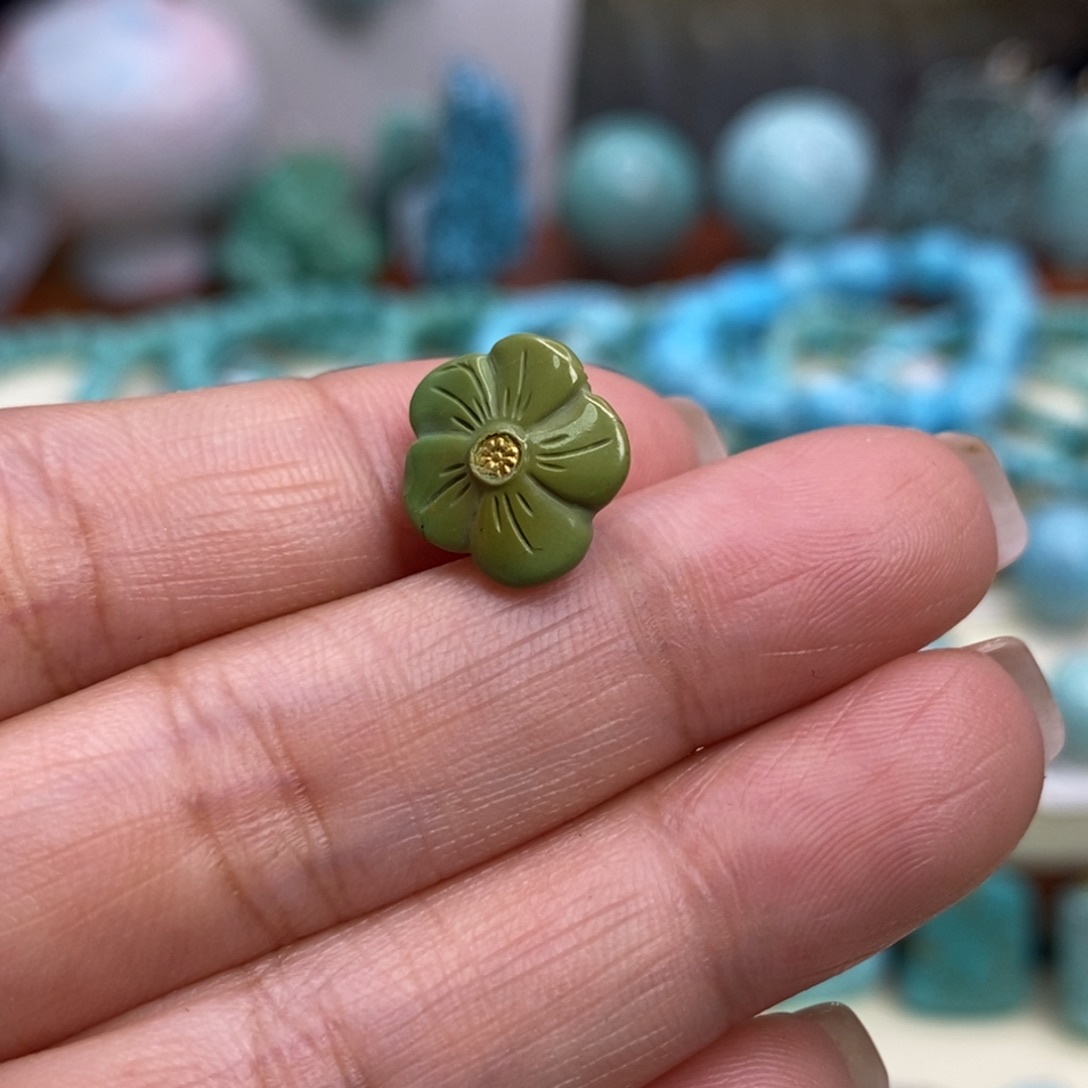 绿松石未镶嵌珠宝奇石