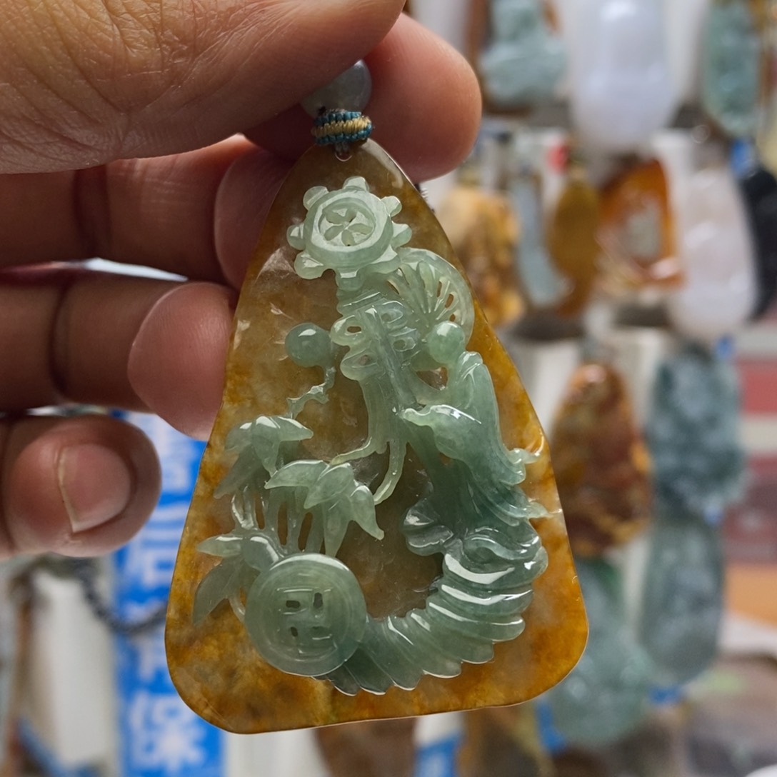 翡翠颈饰未镶嵌悟道