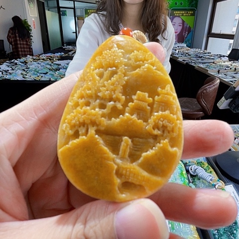翡翠未镶嵌颈饰翡翠