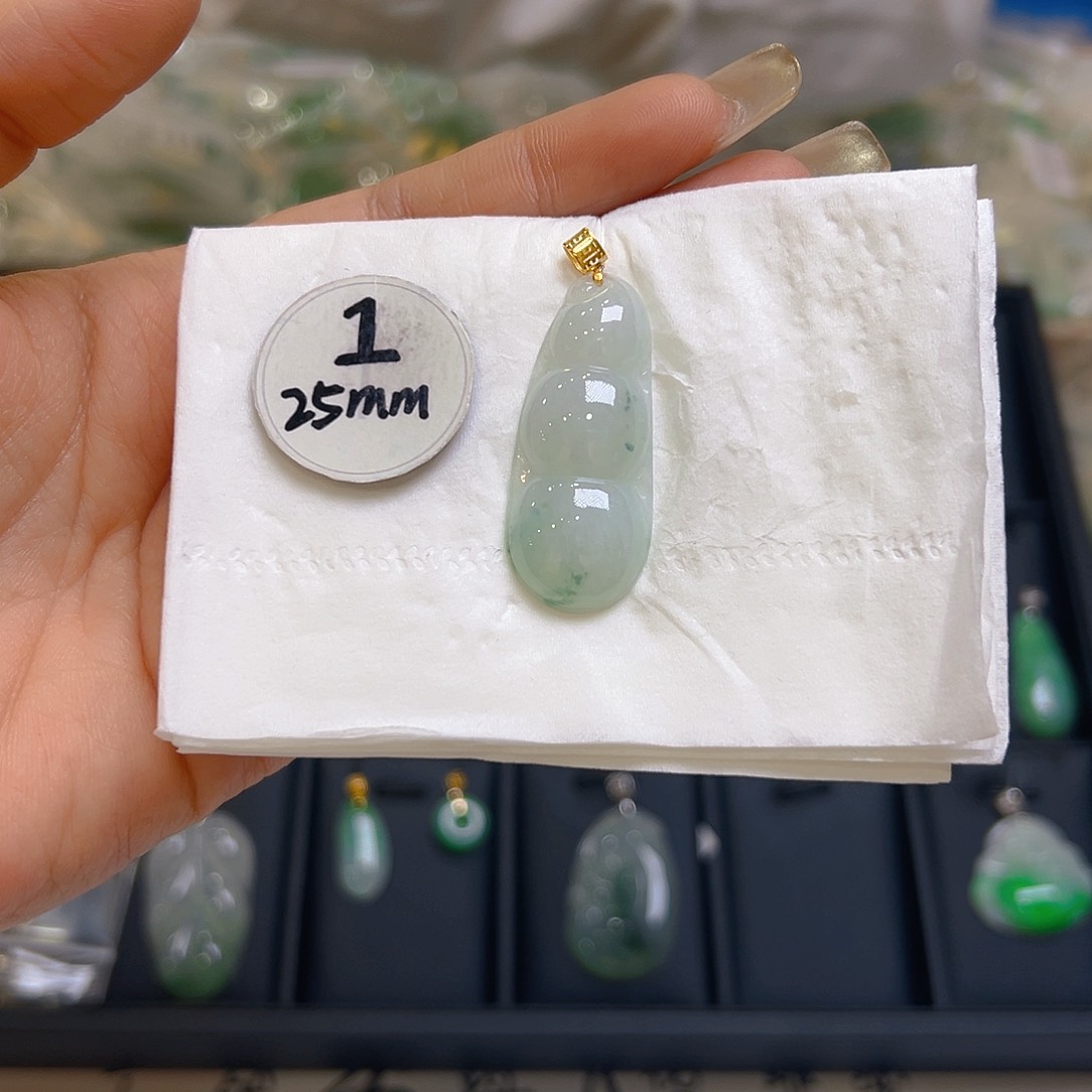 翡翠颈饰18K金镶嵌翡翠