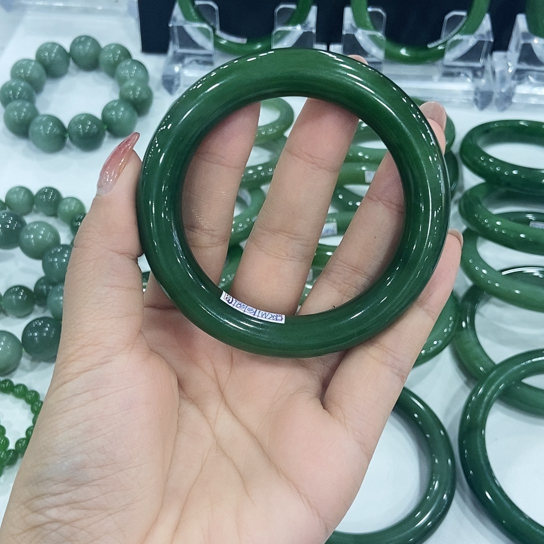 和田玉（碧玉）未镶嵌手镯