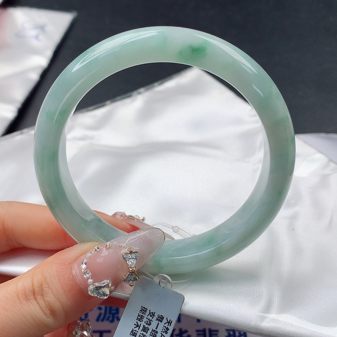 翡翠手镯未镶嵌0005正58