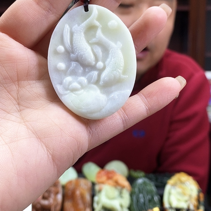 蛇纹石玉吊坠未镶嵌