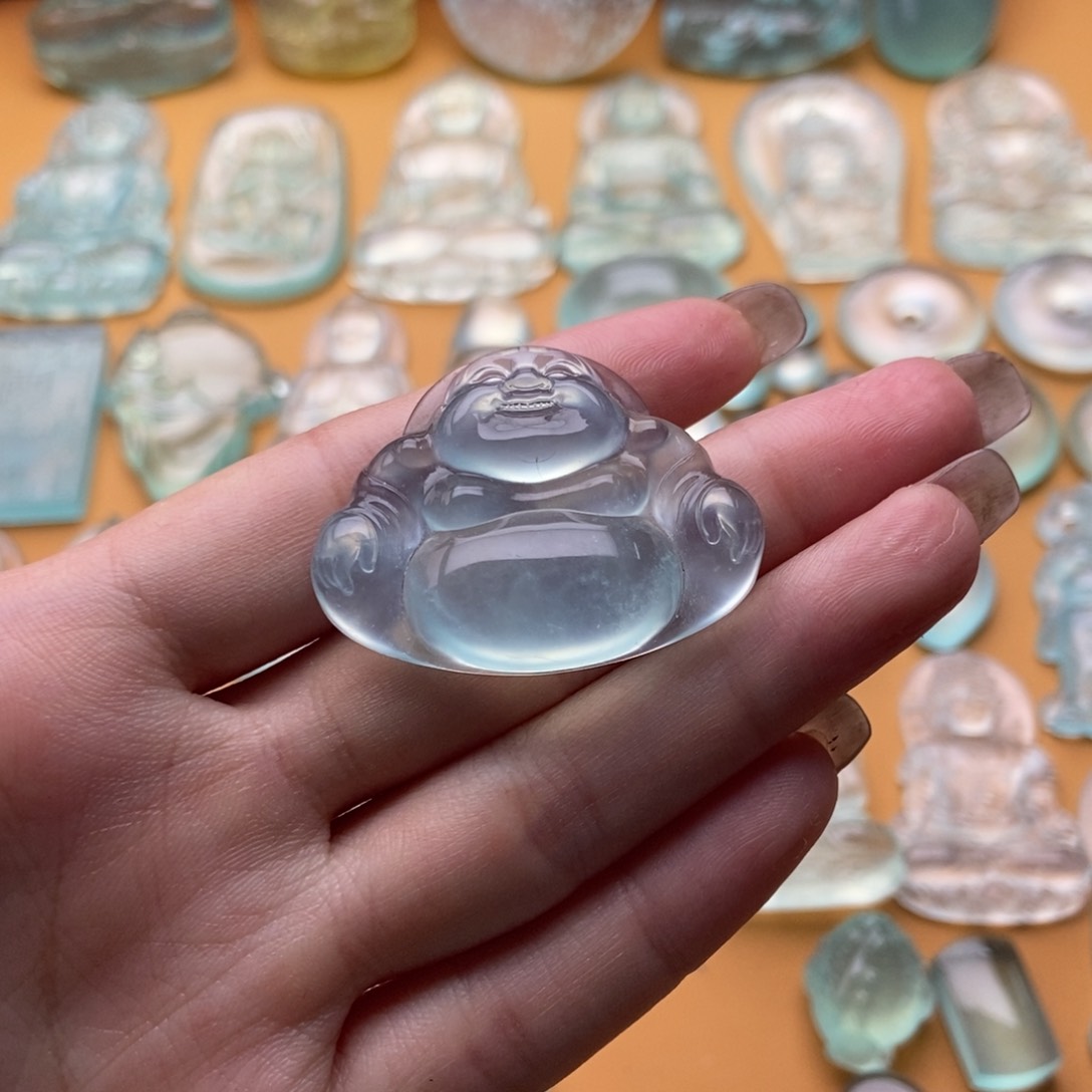 蛇纹石玉吊坠(不含链)未镶嵌佛