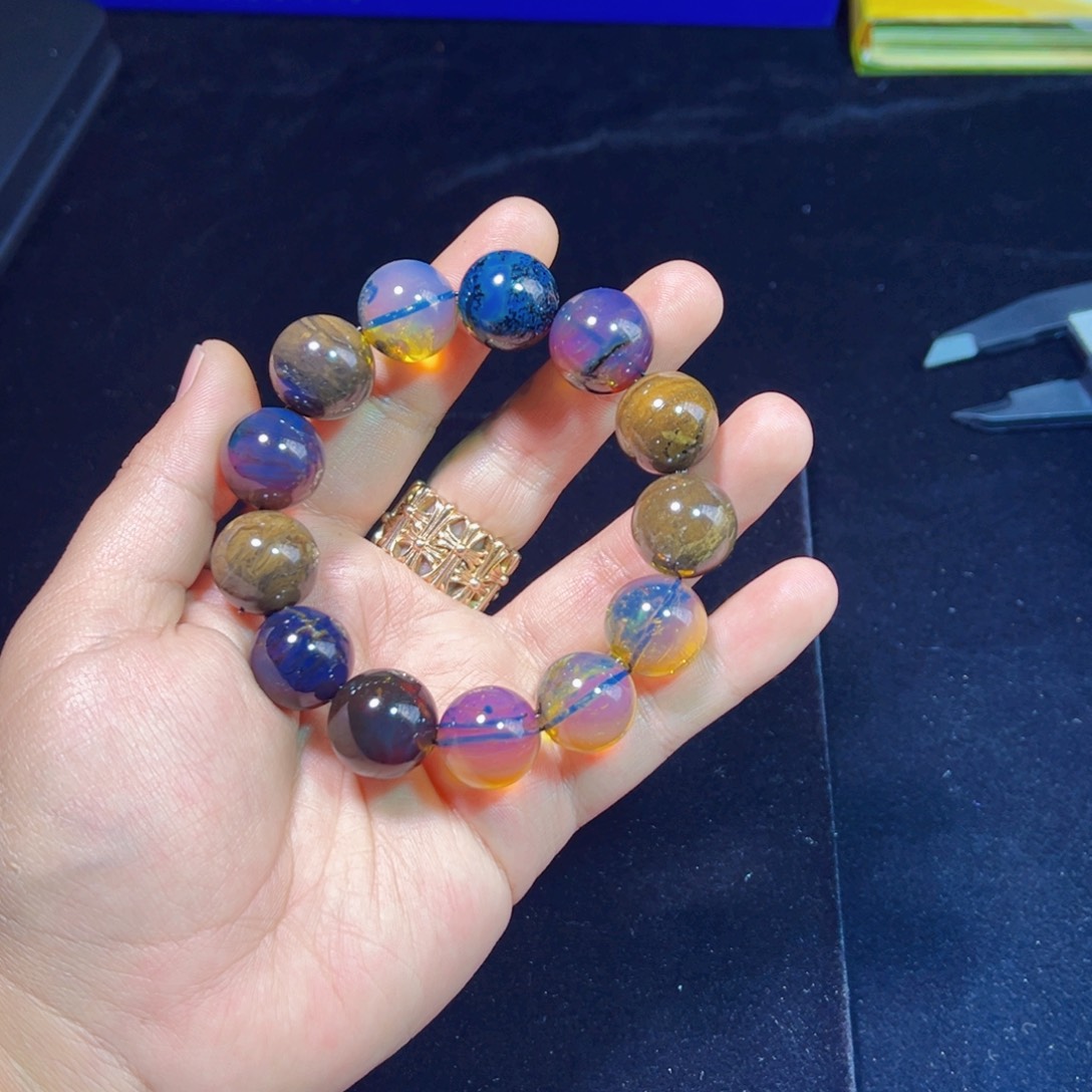 琥珀裸石未镶嵌琥珀