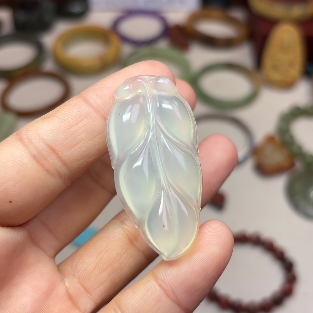 岫岩河磨玉（透闪石质玉）颈饰未镶嵌