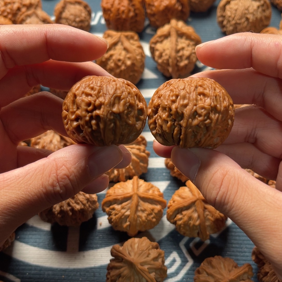 吊坠文玩核桃黑金刚37