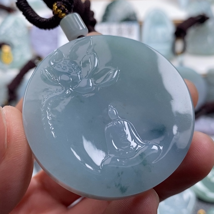 翡翠颈饰未镶嵌翡翠