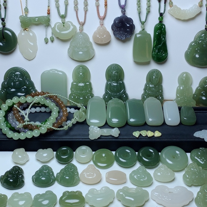 和田玉未镶嵌吊坠