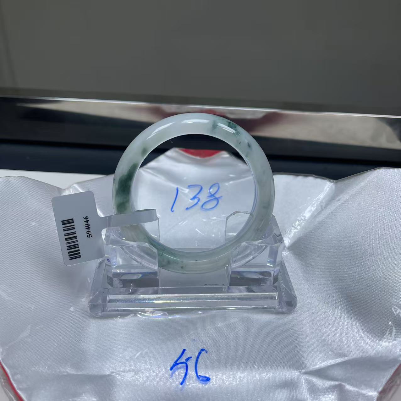 毛货手镯需精细抛光/138