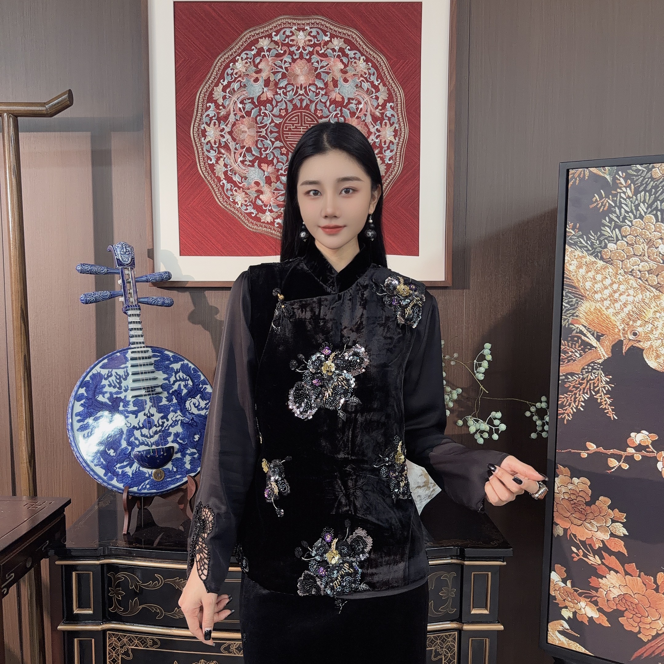 Betty Bairn【东方之美】新中式真丝短绒精致刺绣珠片斜襟马甲Q7508