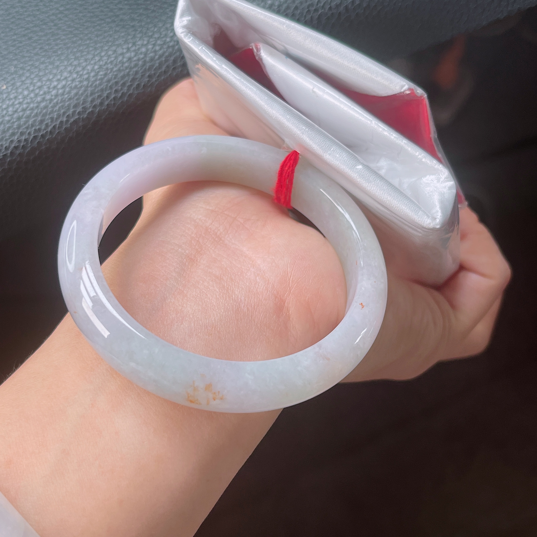 2102号 缅甸天然翡翠A货56-57细糯洒金手镯，招米米