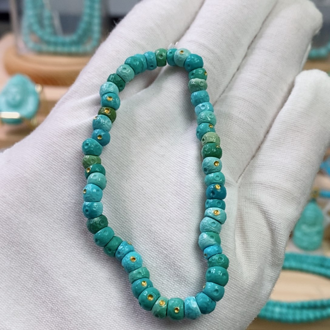 绿松石未镶嵌珠宝奇石