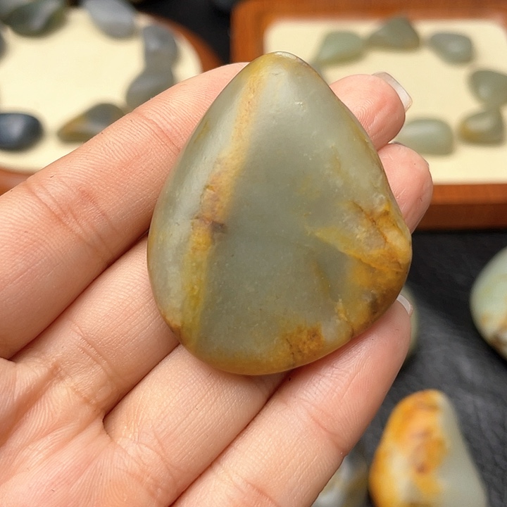 和田玉颈饰未镶嵌45