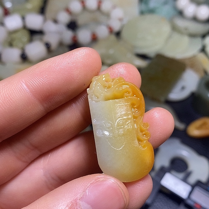 和田玉（糖玉）未镶嵌颈饰