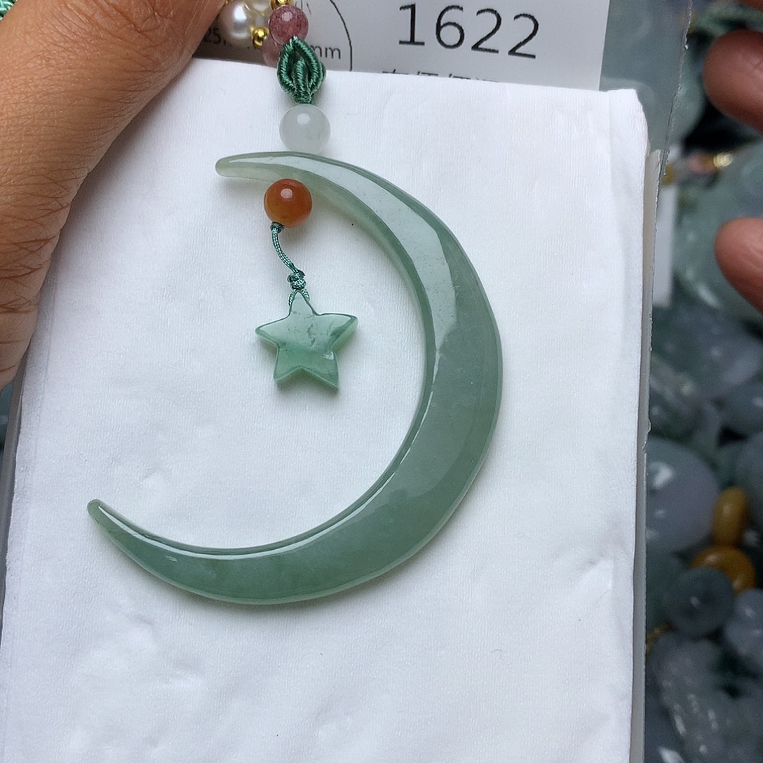 翡翠未镶嵌颈饰1622
