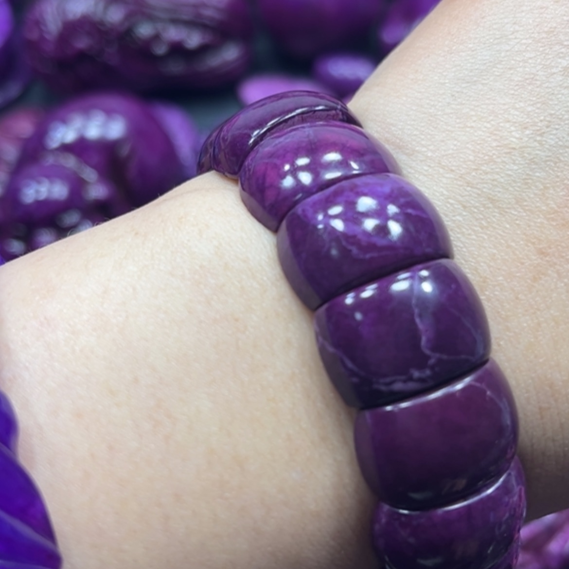 【闪购商品】琉璃成品舒具石老油料泥地丝绒玉华牛血红手牌卡20