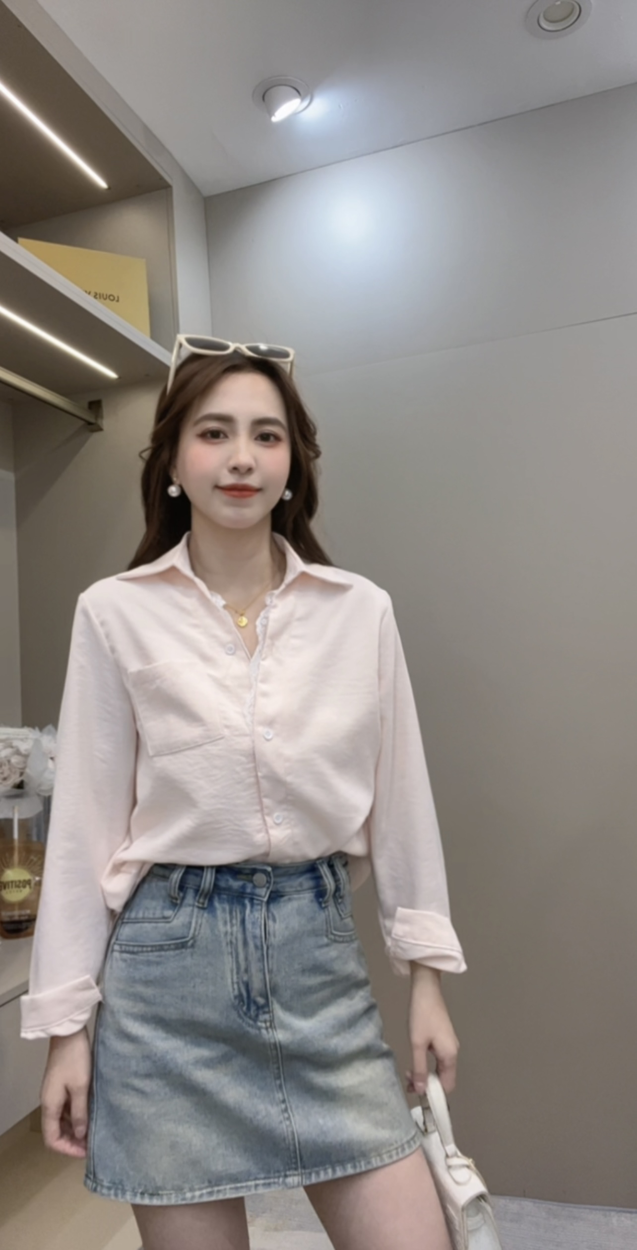 敏敏推荐【法式风情】V领蕾丝拼接衬衫设计感长袖宽松衬衣上衣25027