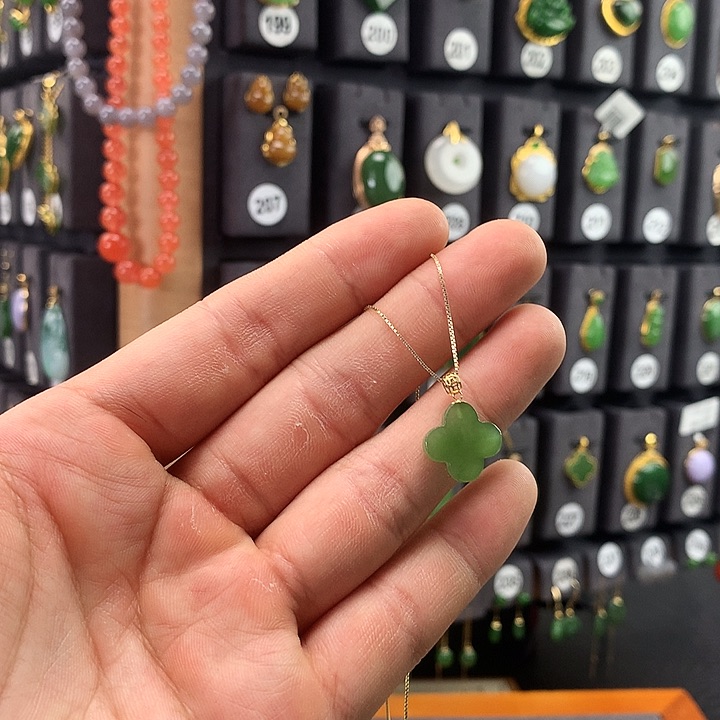 和田玉颈饰18K金镶嵌