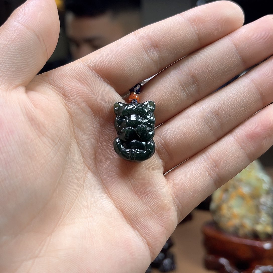 和田玉颈饰未镶嵌