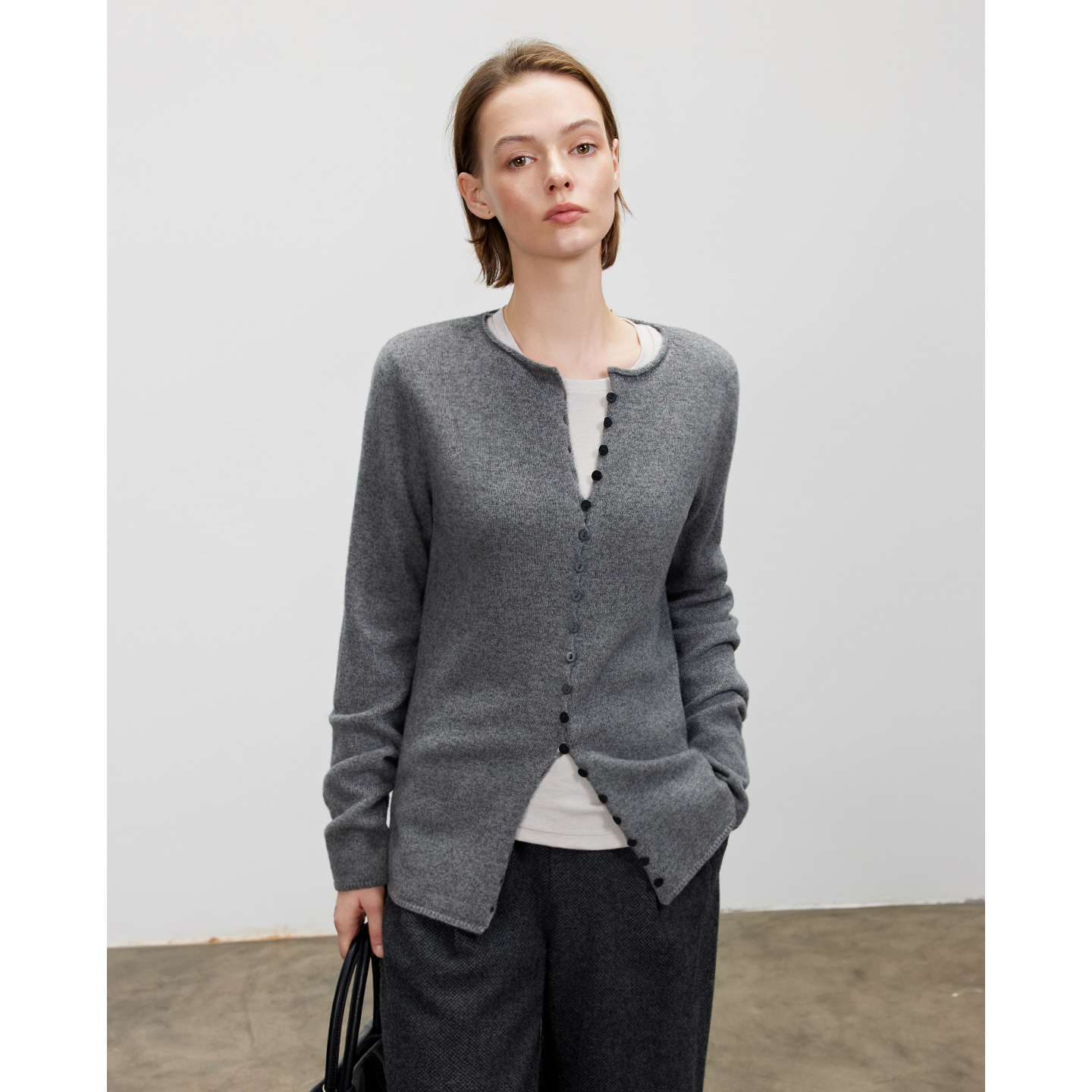 LUR 柔绒亲肤山羊绒羊毛纱 ROW极简老钱风单排扣毛衣打底衫女开衫