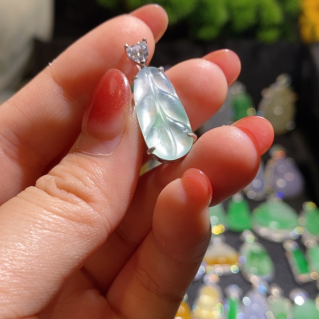 颈饰银S925镶嵌翡翠天然翡翠