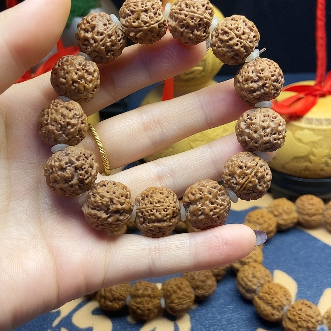 金刚菩提吊坠蜂王梅花