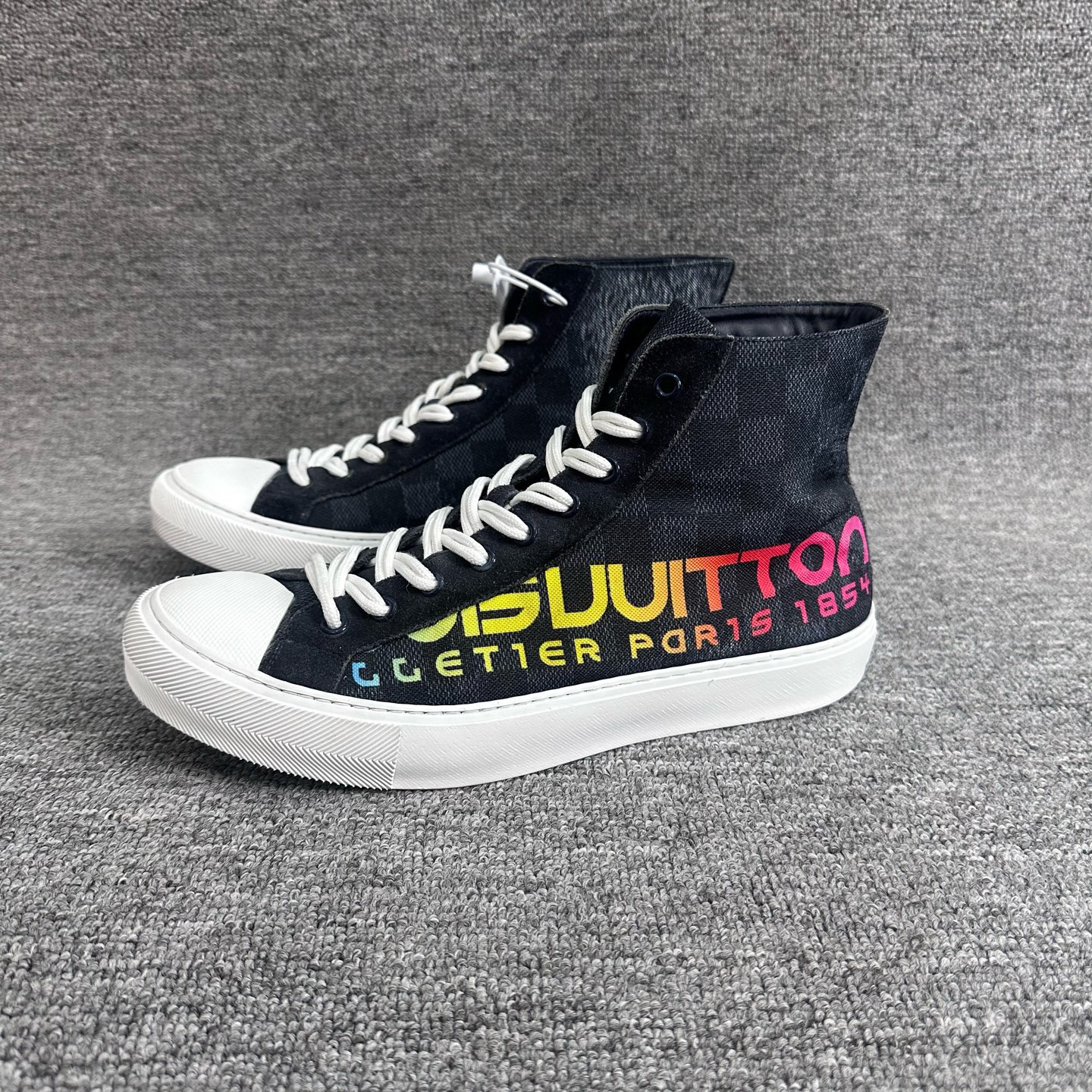 95新 LouisVuitton/路易威登 41 高帮彩色logo板鞋休闲鞋成色很新